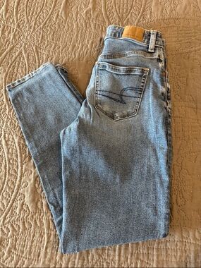 American Eagle Outfitters Mom Jeans